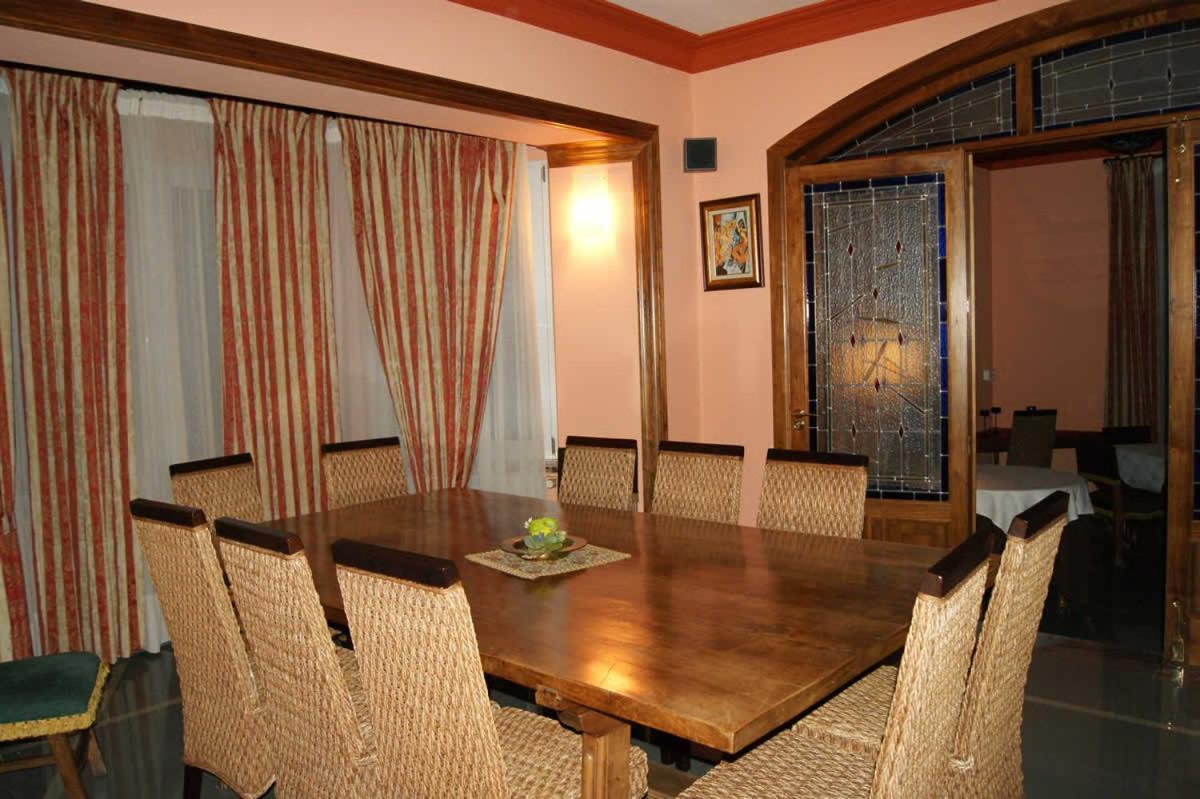 Real Hotel 과르도 외부 사진