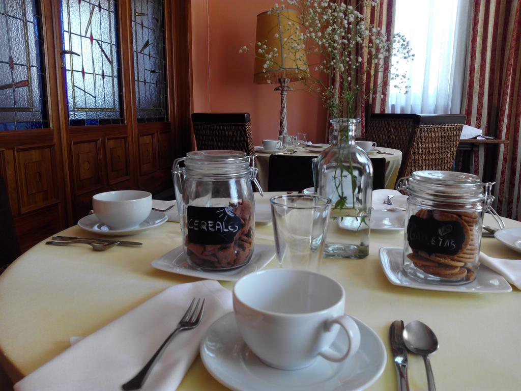 Real Hotel 과르도 외부 사진