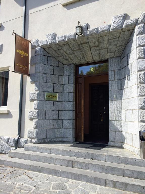 Real Hotel 과르도 외부 사진